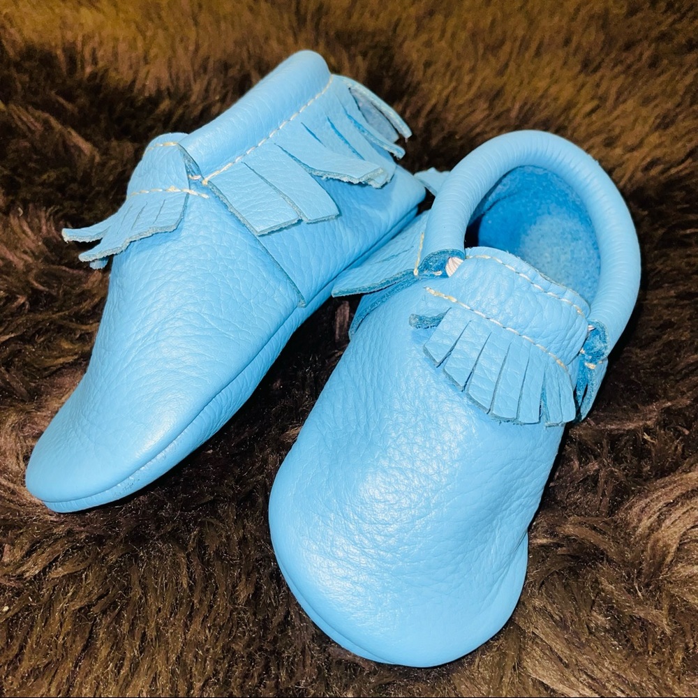 Freshly Picked Baby Blue Moccasins moccs Size 5 GUC